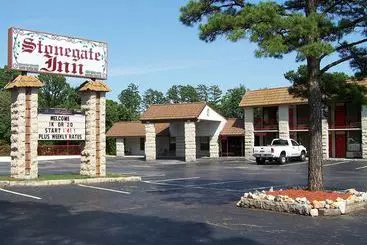 فندق على الطريق Stonegate Lodge