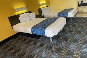 מוטל Travelodge By Wyndham Benton Harbor Mi