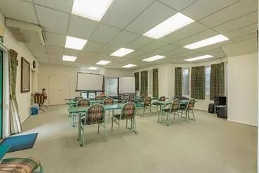 مُتل Camelot Motor Lodge And Conference Centre