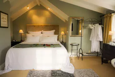 פנסיון Aylstone