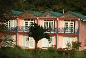 آپارتمانهای توریستها Canoe Bay Beach Resort