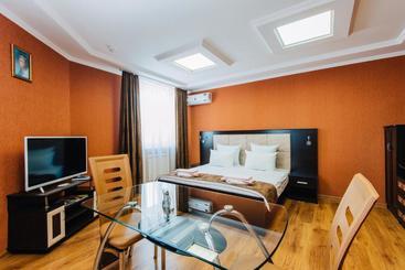 アパートホテル Fedorov