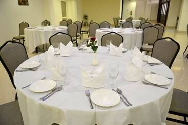 Отель Hive Alwar