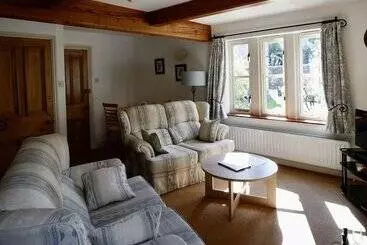 膳宿费 Ashfield House