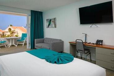 هتل Captain Don's Habitat