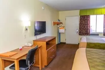 ホテル Econo Lodge Weldon  Roanoke Rapids