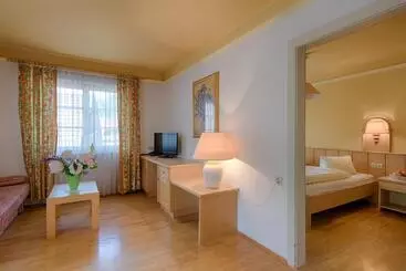 בית מלון כפרי Post