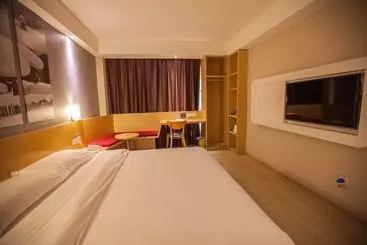 Hotel Ibis Leshan City Center