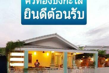 Aamiaismajoitus (B&B) คิวทอง บังกะโล