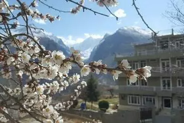 هتل Hunza View