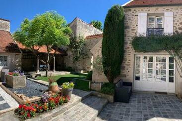 膳宿费 La Maison D Emilie Chambres D Hôtes