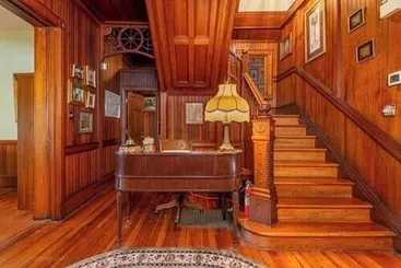 مبيت وإفطار Engadine Inn & Cabins