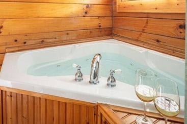 مبيت وإفطار Engadine Inn & Cabins