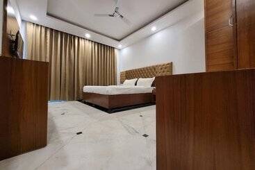 تختخواب و صبحانه Jmd Residency