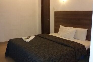 酒店 Royal Enclave