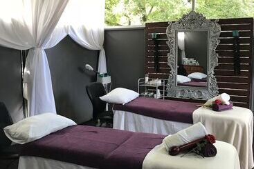 膳宿费 Ecolux Boutique