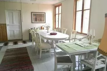 Retkeilymaja Villa Facklan