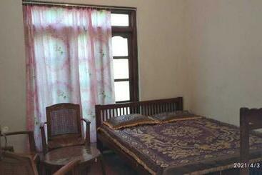 Panzió ආසිරි රිවර් සයිඩ් ගෙස්ට්