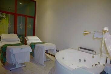 펜션 Casa Spa Room With Tub, Spa Services And Turkish Bath