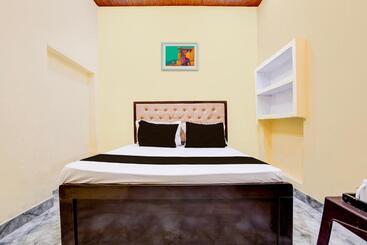 호텔 Oyo Flagship 80489 Sanskriti P Guest House