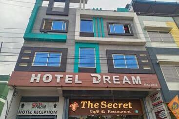 Hotel Fabexpress Dream Palace