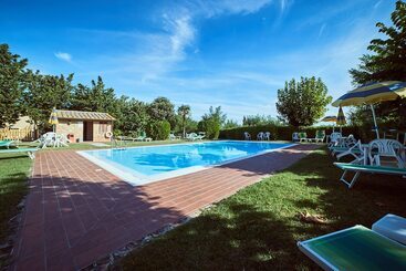 ホテル Agriturismo Palazzo Bandino   Wine Cellar, On Reservation Restaurant And Spa