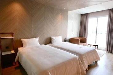 Отель Golden City Rayong