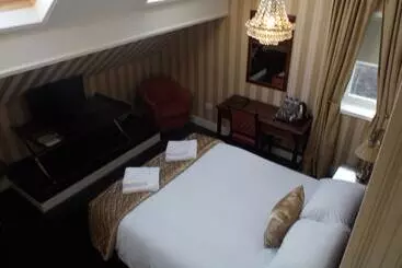 The Mountford Hotel   Free Parking