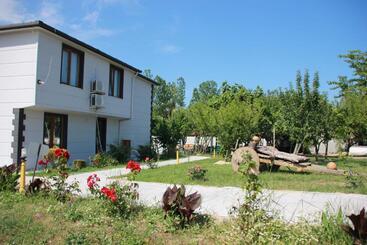 Sinopsis Resort Otel