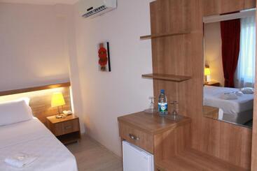 Sinopsis Resort Otel