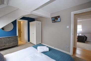 ツーリストアパートメント The Courtyard 2 Bedroom Apartments In Central Windsor With Parking