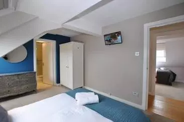 Appartamenti turistici The Courtyard 2 Bedroom Apartments In Central Windsor With Parking