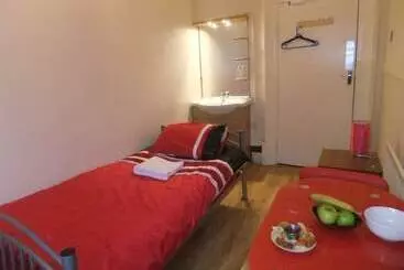 Aamiaismajoitus (B&B) Heavenly Nights Guest House