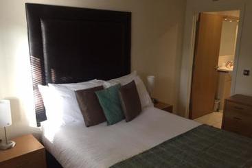 آپارتمان‌های توریست‌ها Cliddesden Place By House Of Fisher