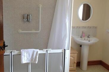 בית מלון כפרי Double Gate B&b