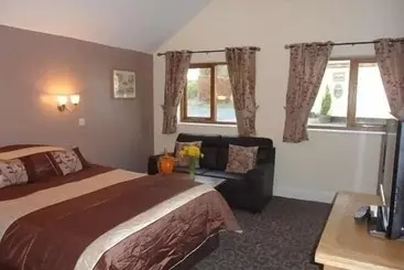 בית מלון כפרי Old Oak Tree