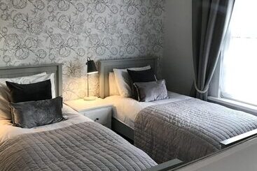 The Glastonbury Townhouse B&b