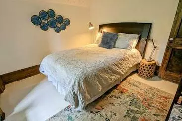 Bed & Breakfast Master Bedroom In A 150 Year Old Victorian House
