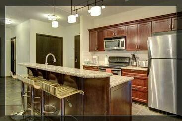 Aparthotel B&b Grand Rockies Resort 2br 1pullout