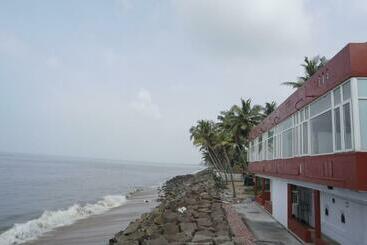 Hotelli Cherai Blue View Beach Resort