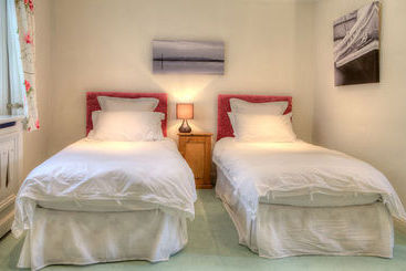 مبيت وإفطار Mimosa Lodge