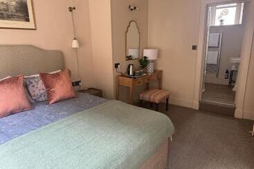 호텔 The Golden Cross