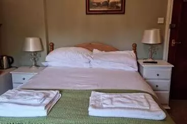 Hotel The Three Horseshoes East Worldham