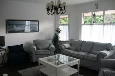 פנסיון Overcliff Lodge