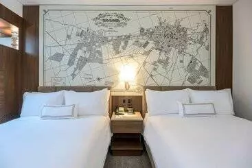 هتل Courtyard By Marriott Bogota Airport