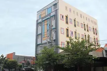 Luxpoint Hotel Surabaya