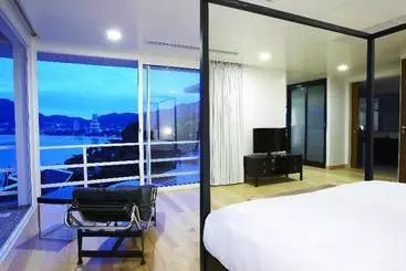 Villa-majoitus Jirana  Patong