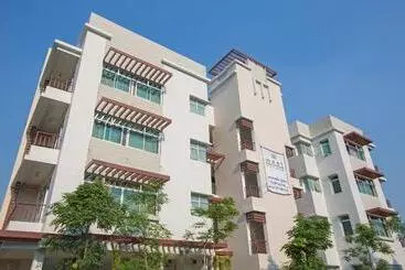 The Meet Green Apartment