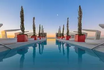 Hotel Leiro Residences