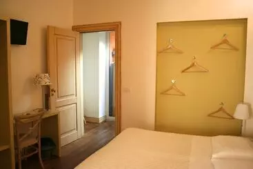 تختخواب و صبحانه Camere A Sud